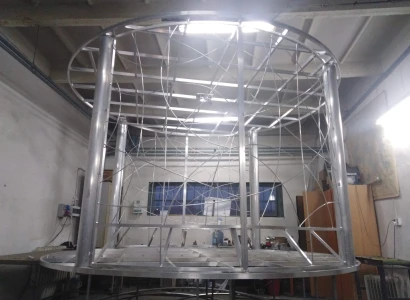 Konstrukcja choinki dla Galerii Forum w Gliwicach (2)