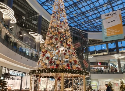 Konstrukcja choinki dla Galerii Forum w Gliwicach (6)