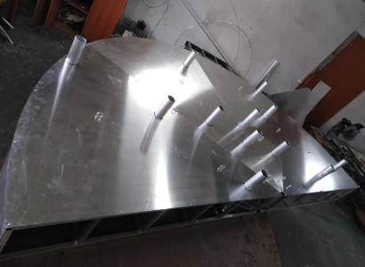 Konstrukcja choinki dla Galerii Piastów w Legnicy (4)