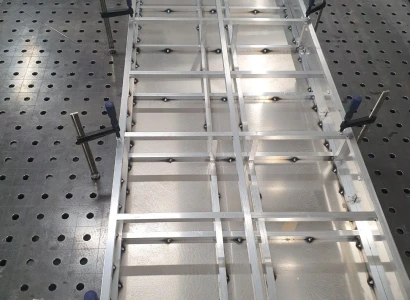 Konstrukcja podstawy pod napis dla Galerii Chełm (3)