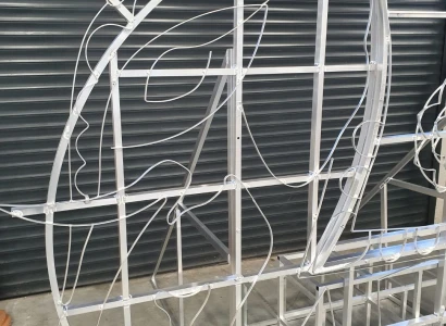 Konstrukcja słonia dla Ogrodu Świateł w Chorzowie (3)