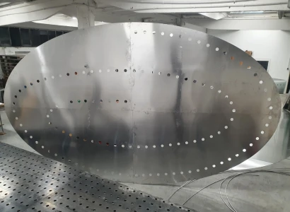 Konstrukcja żyrandoli - centrum handlowe Słowenia (2)