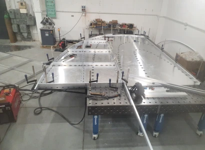 Konstrukcja żyrandoli - centrum handlowe Słowenia (4)